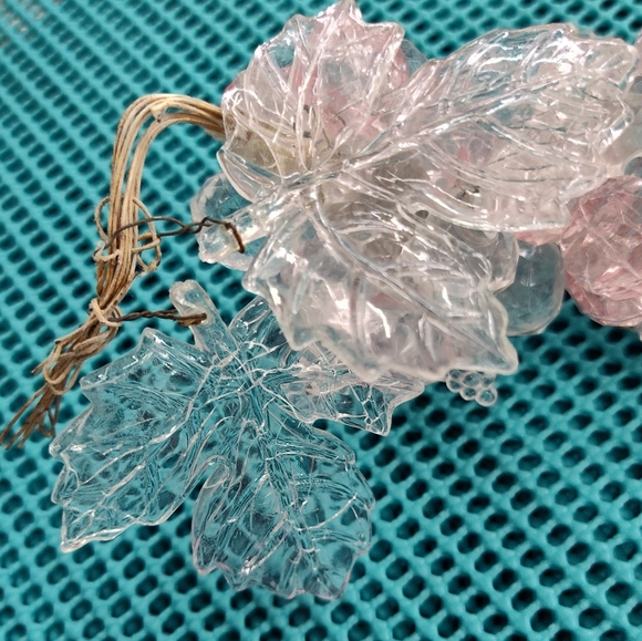 Glass Grape Vine - Picture 3 of 9